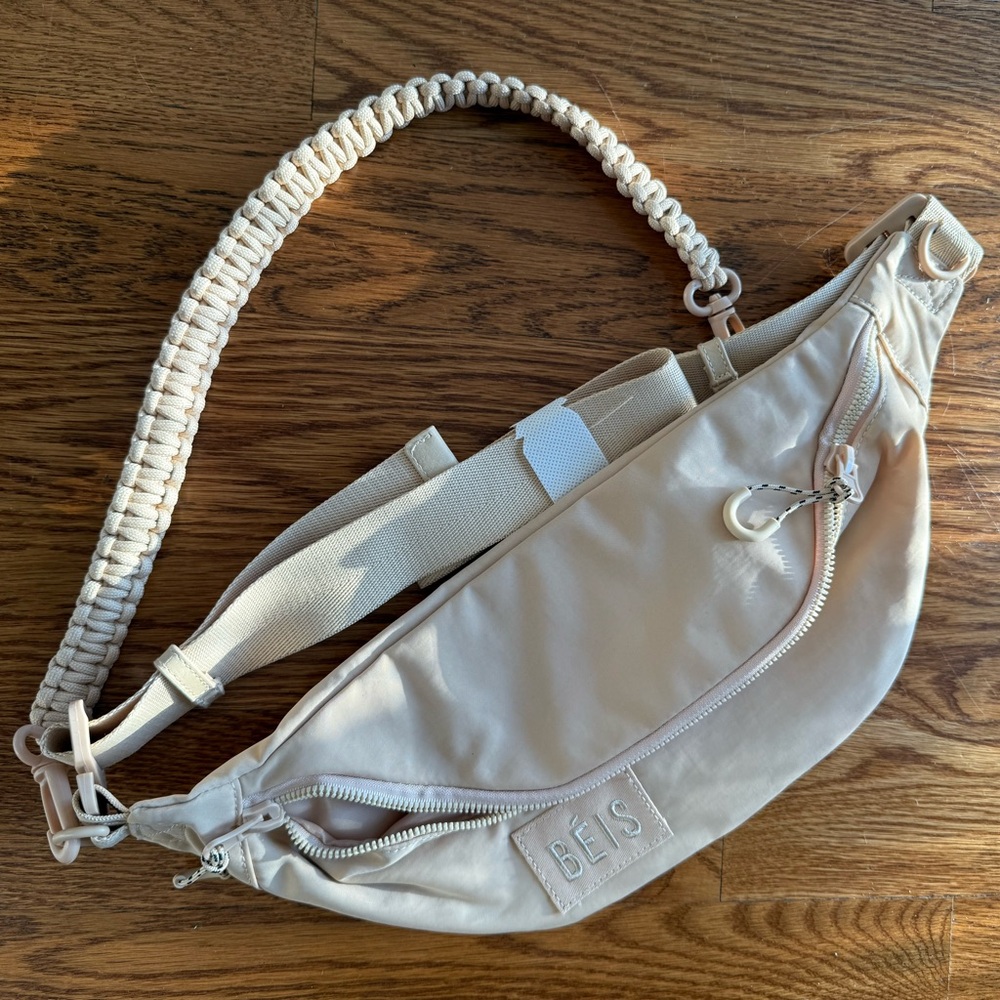 NEW WITH TAGS Beis The Sport Pack in Beige